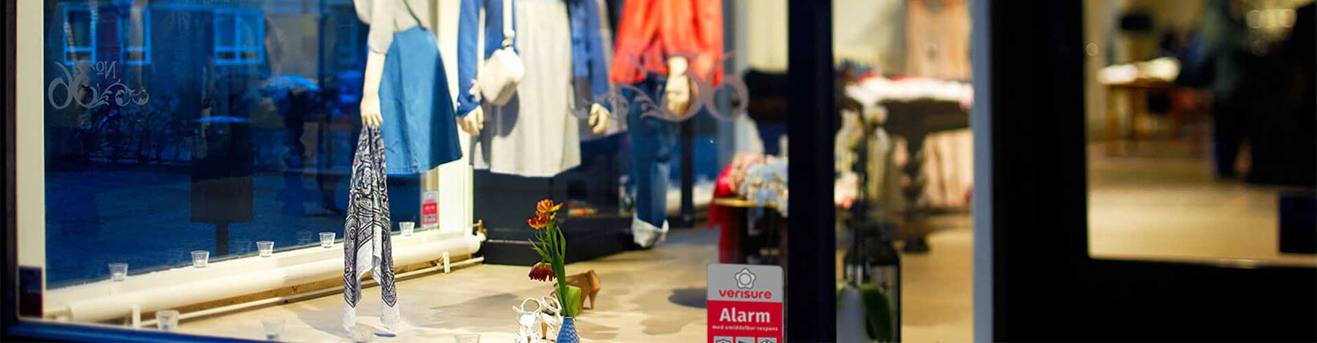 Butikkalarm i klesbutikk