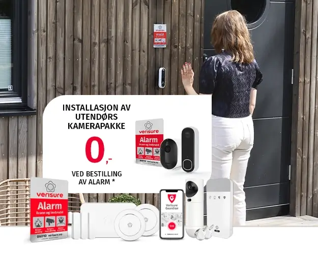 dame ringer på videoringeklokke på alarmsikret hus