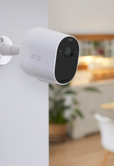 Essential spotlight kamera inne i stue Essential spotlight kamera inne i stue