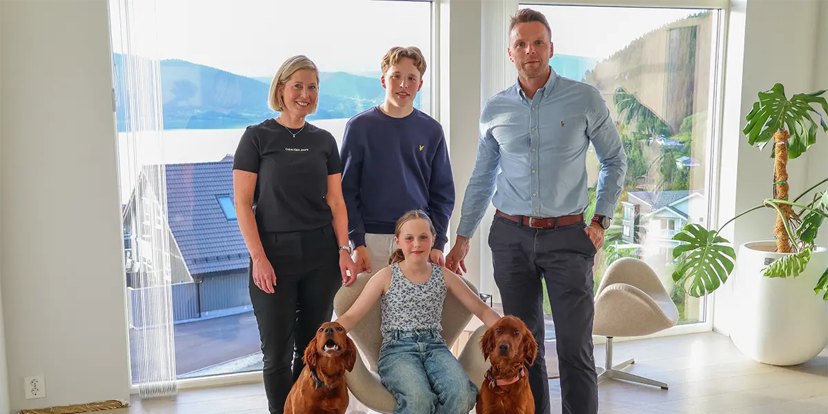 Familien Myrlund Haugum med Ida i midten