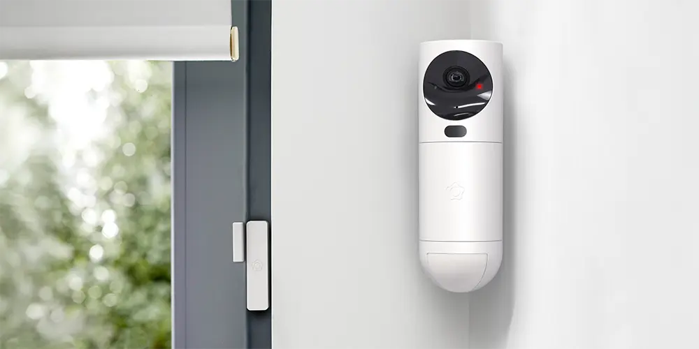 kameradetektor på vegg med sjokksensor på vindu kameradetektor på vegg med sjokksensor på vindu