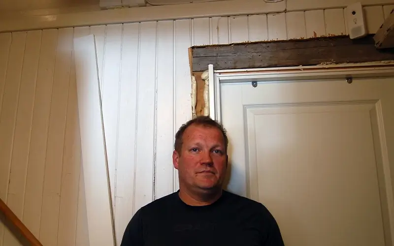 Kent Erik foran alarmkamera fra Verisure Kent Erik foran alarmkamera fra Verisure