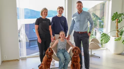 Familien Myrlund Haugum med Ida i midten Familien Myrlund Haugum med Ida i midten