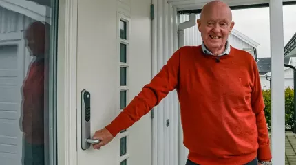 Ola er strålende fornøyd med Yale Doorman koblet til Verisure-alarm Ola er strålende fornøyd med Yale Doorman koblet til Verisure-alarm