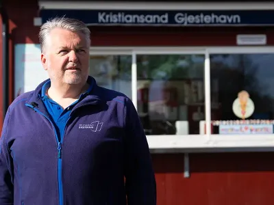 Kjell Anders utenfor Kristiansand Gjestehavn