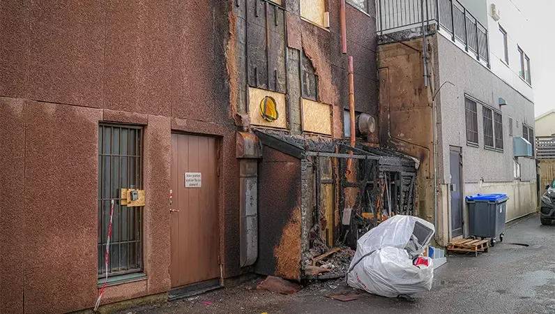 Brannskader utenfor butikken til Anders