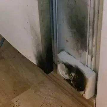 Brent stikkontakt panelovn