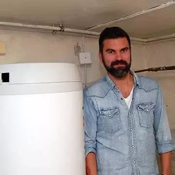 Erik Askevold med ny varmtvannsbereder