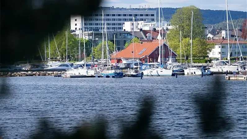 Kristiansand Gjestehavn sett fra avstand