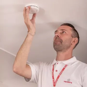 Profesjonell installasjon av røykvarslere