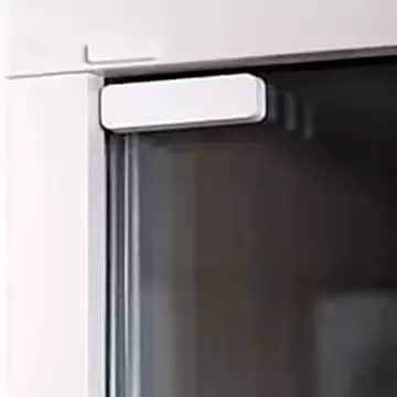 Sjokksensor på vindu oppdager brudd i glass