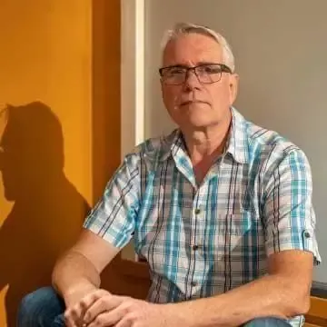 Tom i studio som tok fyr