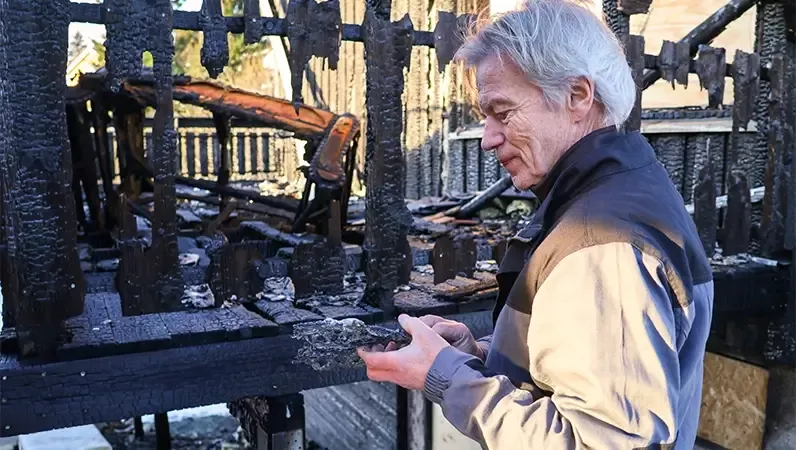 Rester av smeltet grill