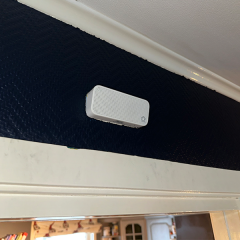 Med voice-boxen kan alarmstasjonen kommunisere direkte med kunden hvis alarmen går.